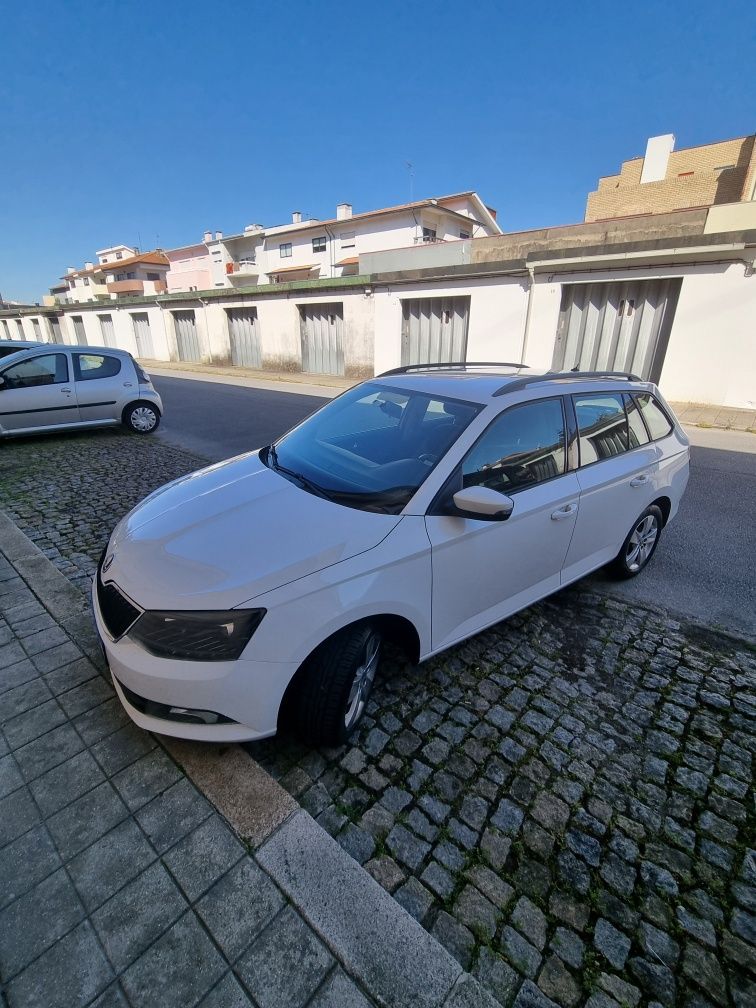 Vendo / troco Skoda Fabia carrinha gasoleo 1.4 TDI
