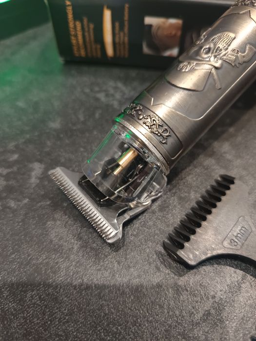 Продам триммер для бороды т-13