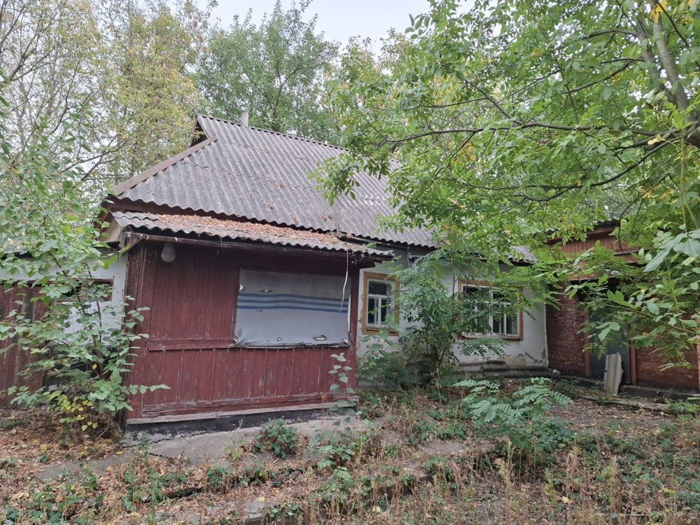 Продам будинок площею 74м2, в 2-ох км від центру міста.