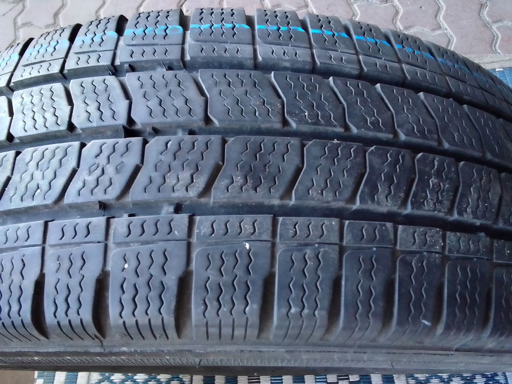 Opona zimowa 225/65r16C BFGOODRICH 2021r 7mm