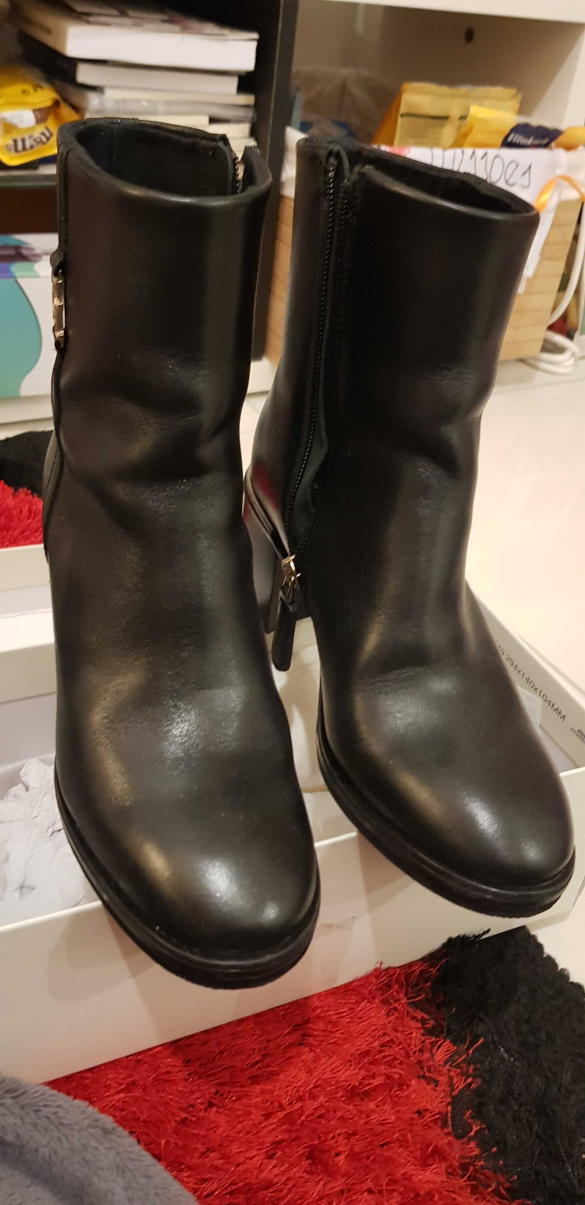 Botas  número 36 Tommy