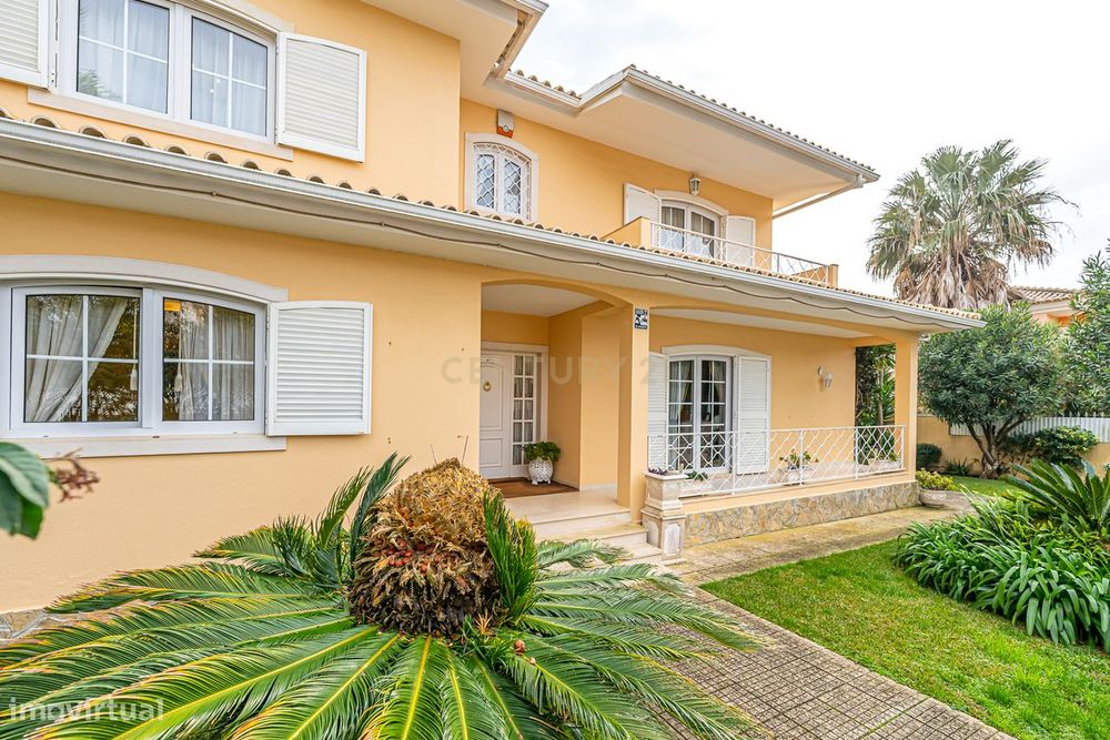 Moradia Isolada T6 + 2 com  Garagem e Piscina | Centro de Birre