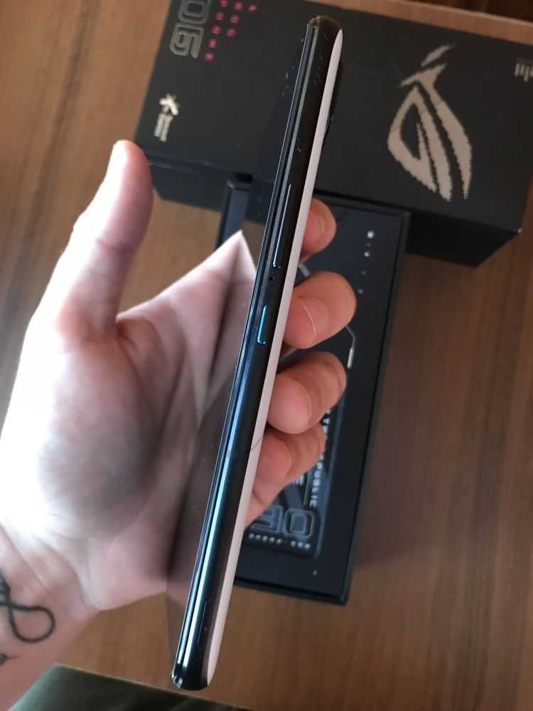 ASUS ROG PHONE 6 12/128 г.Днепр