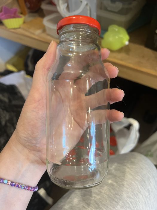 Butelki szklane na sok z zakretkami