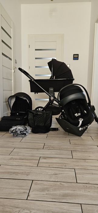 Wózek Venicci Tinum 2.0 w wersji 2w1 lub 4w1 z bazą obrotową Cybex