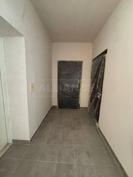 Продам двокімнатну  квартири в збудованому будинку біля Вокзалу