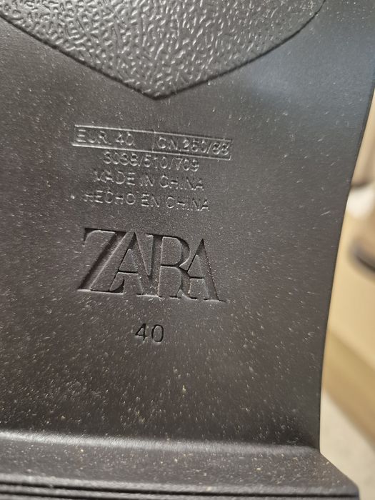Замшеві чоботи Zara