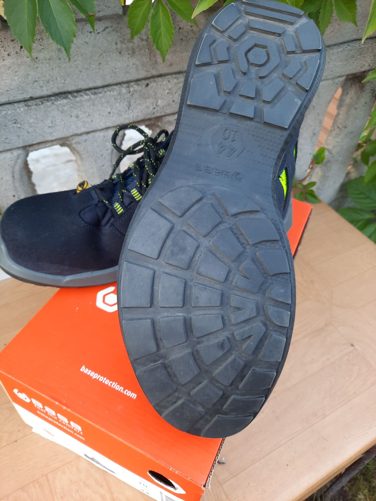 Buty robocze BASE 44, jak nowe