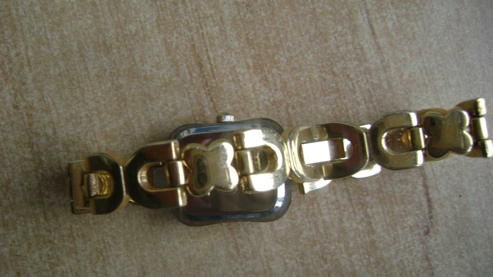 Starocie z PRL - Zegarek damski GUCCI swiss made = do naprawy
