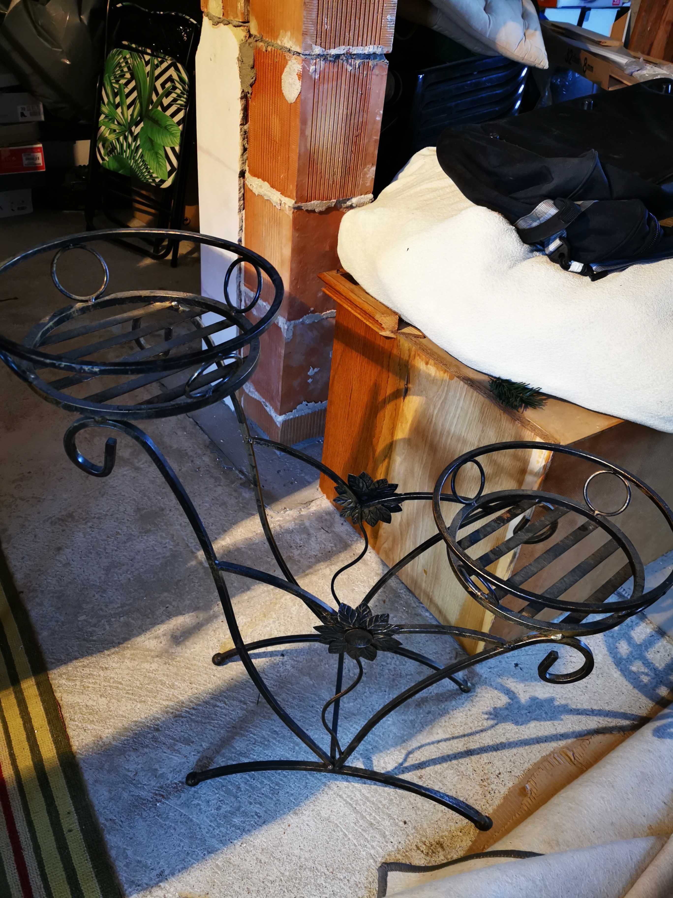 Kwietnik metalowy stojący na 2 doniczki stojak do ogrodu salonu