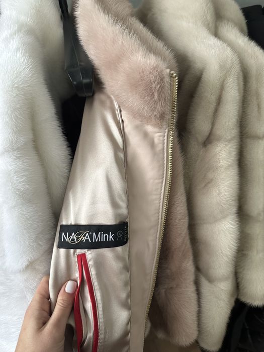 Біла , беж  нюд норковая кофта