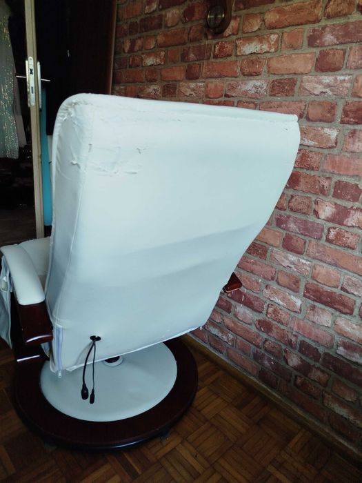 Fotel masujący biały z pilotem