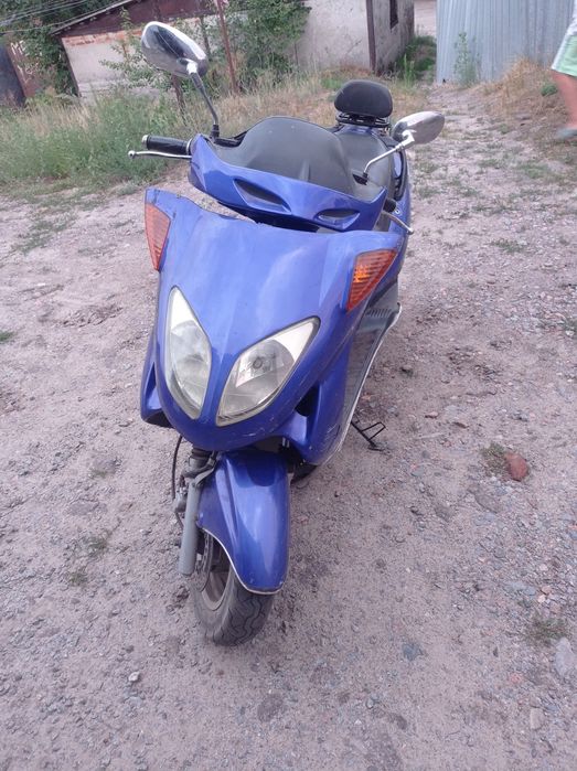 Макси скутер 150 кубов