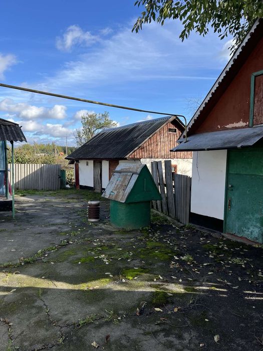 Будинок в селі Глибочиця