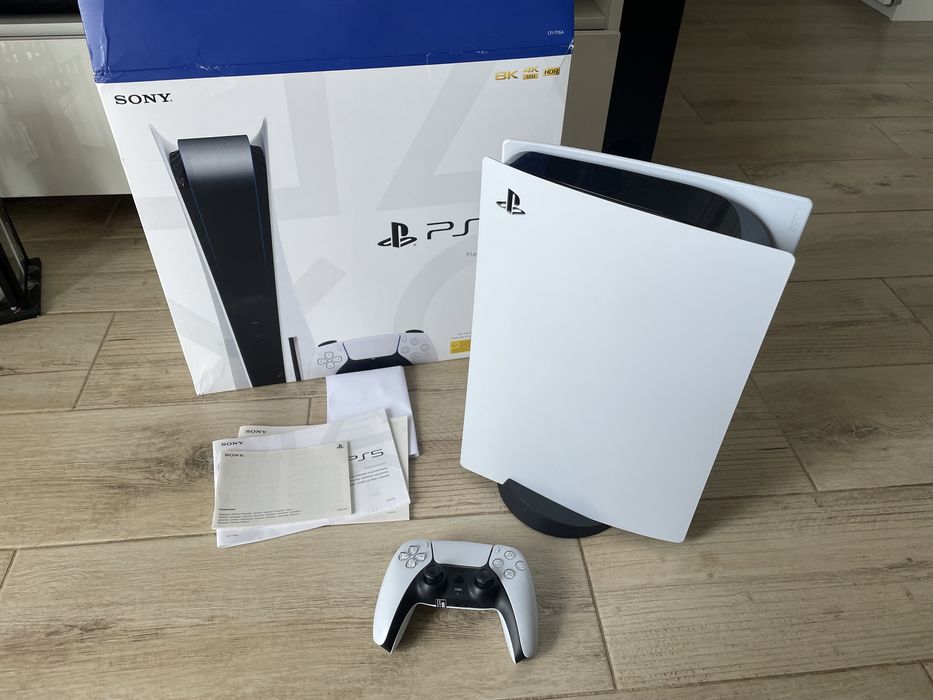 Sony PS5 wersja z napędem, na gwarancji, stan idealny