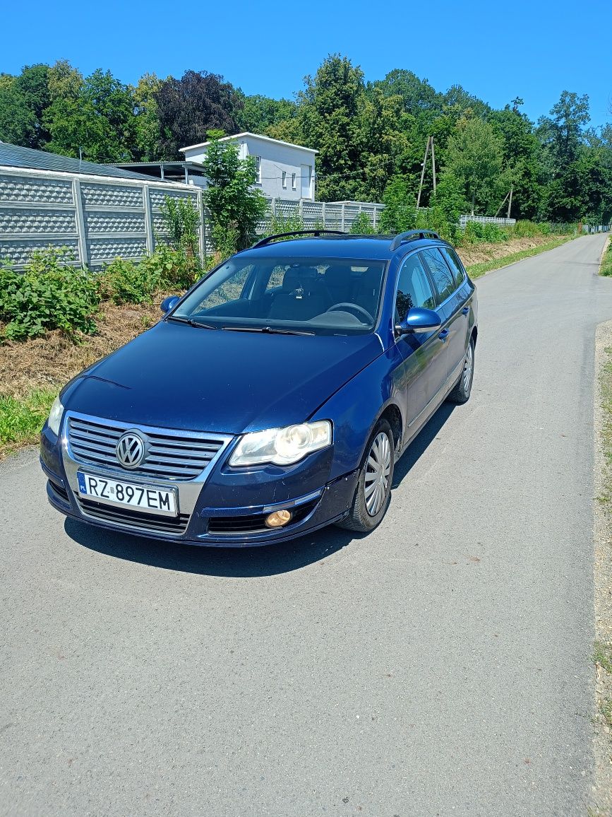 Passat 2.0. skręca jeździ hamuje