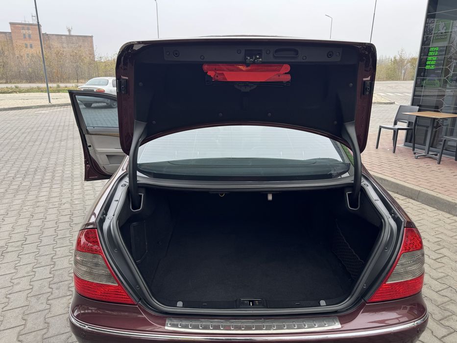 Mercedes -Bens w211 рестайлинг