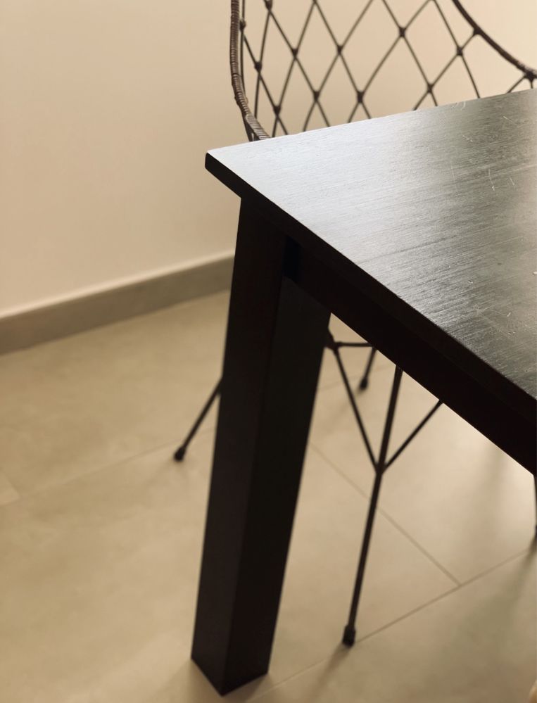 Mesa de jantar madeira maciça preta
