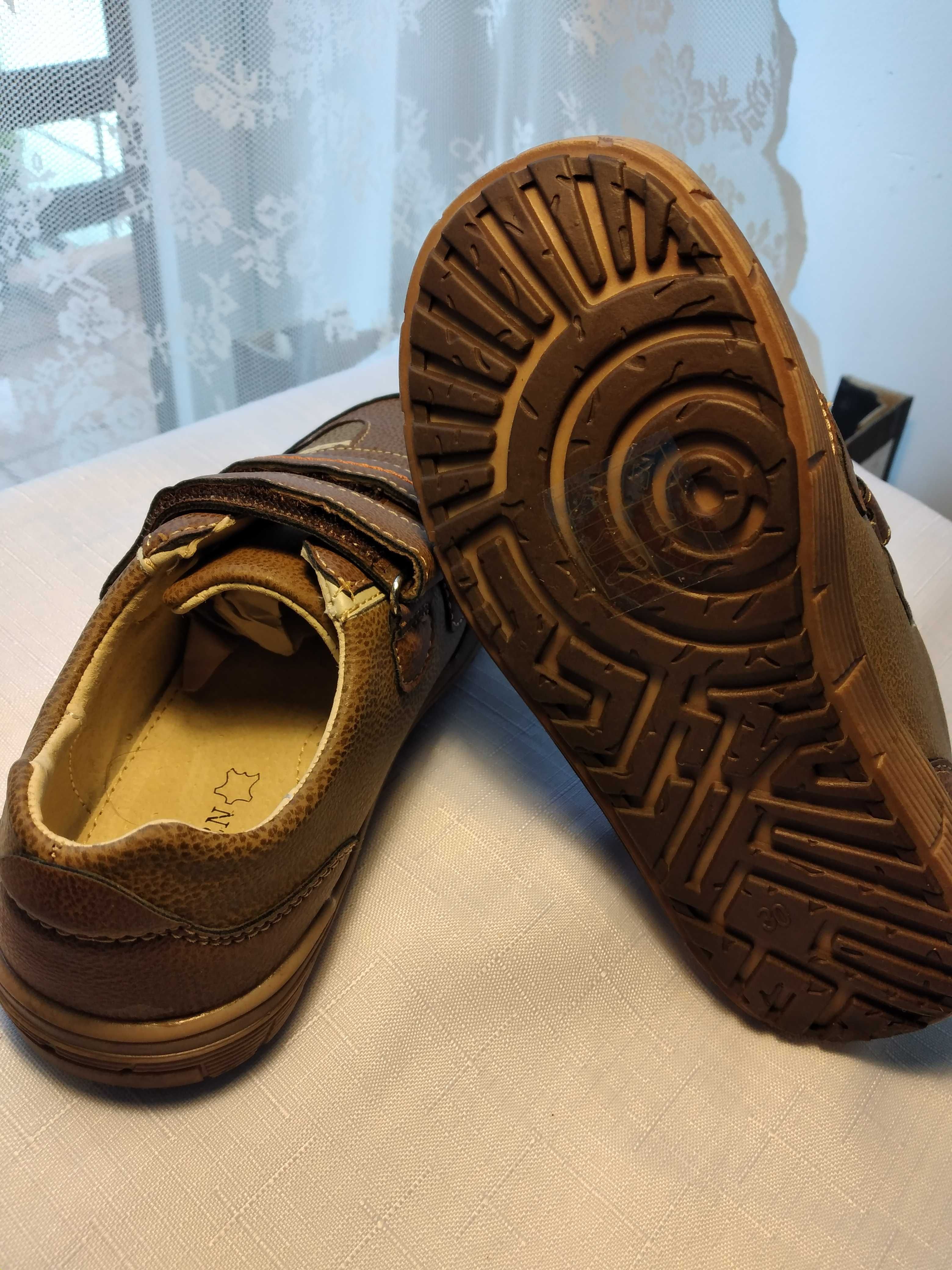 Wygodne lekkie buty snikersy firmy NORN R30 (19,5cm)NOWE