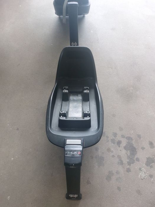 Sprzedam foteli maxi cosi plus dwie bazy