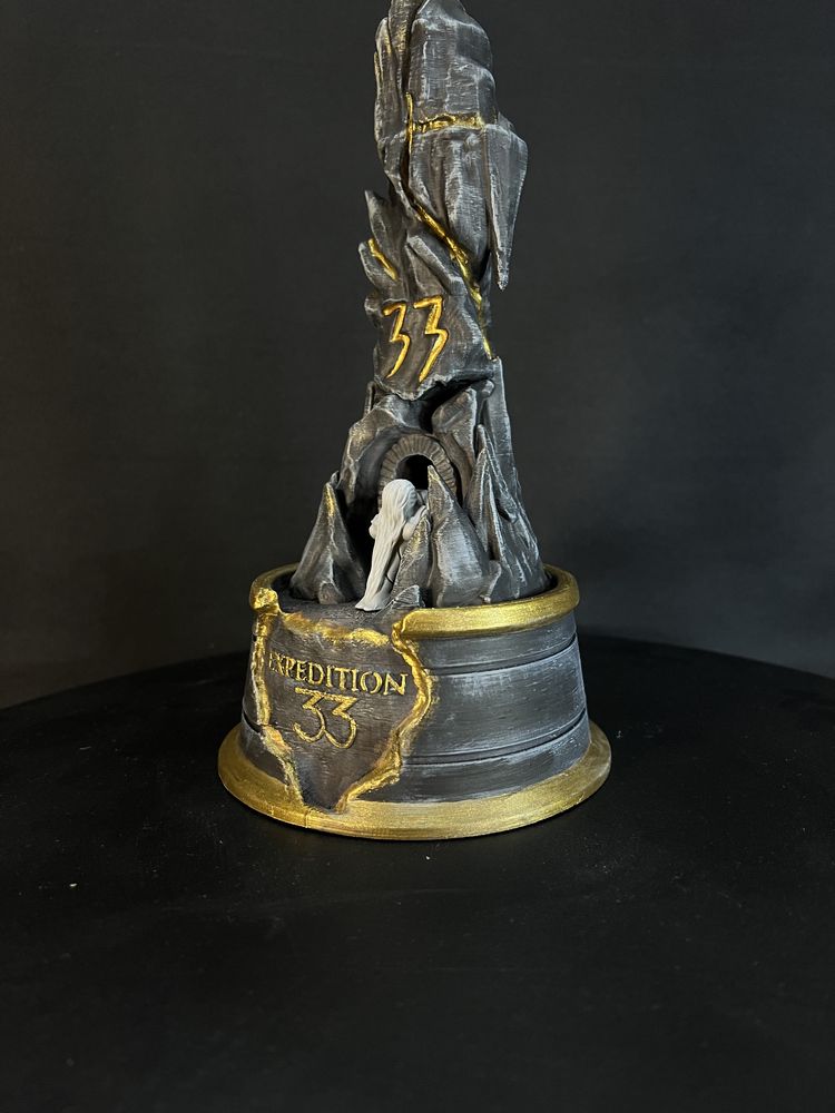 Estatua Expedition 33 - Monilith