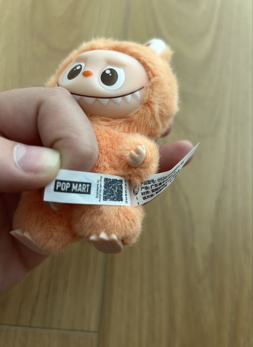 Labubu Pin For Love Laranja J Original