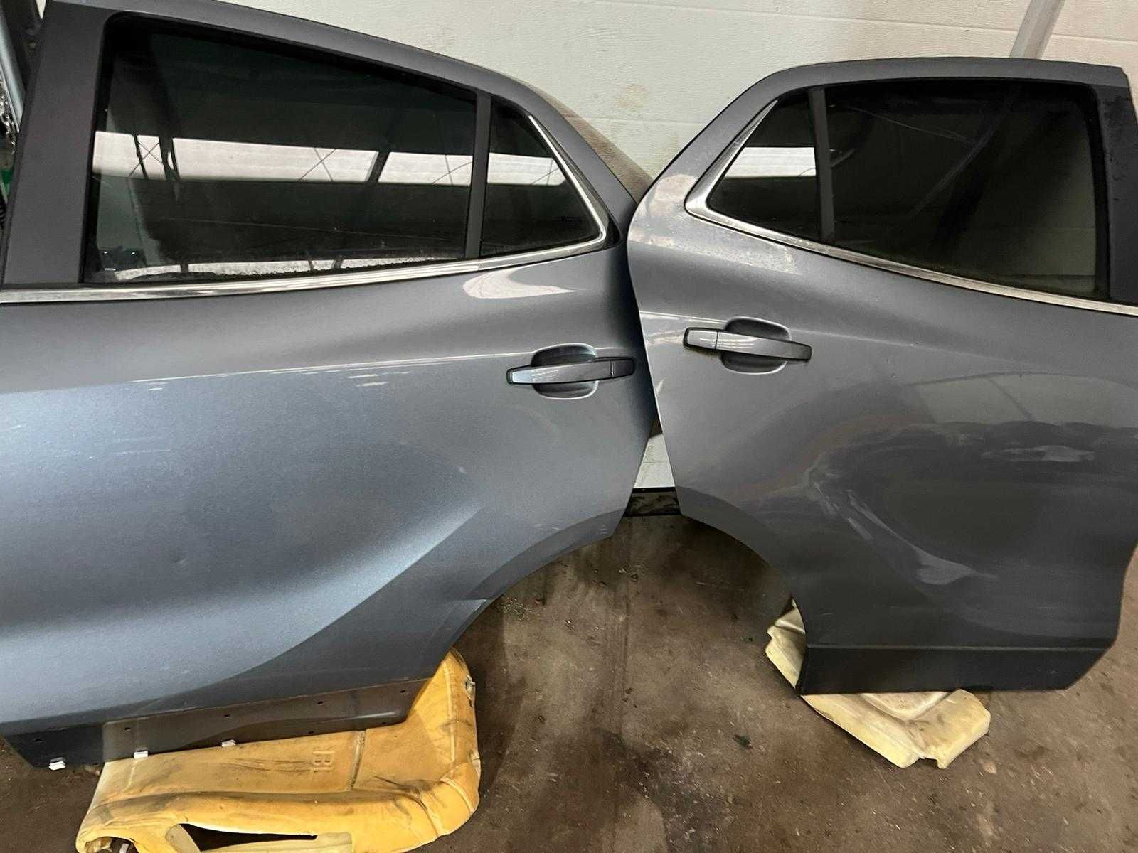 Drzwi Opel Mokka tylne prawe uszkodzone