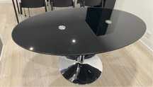 Mesa de jantar com tampo de vidro