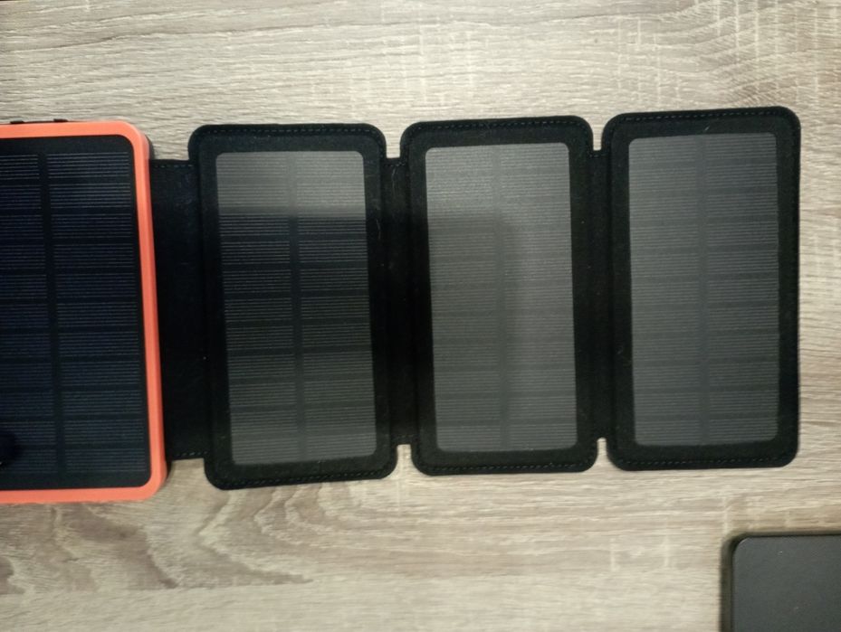 Портативна батарея Power Bank 25000mAh Solare S025 с соняшною зарядкою