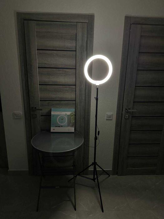 LED лампа + ШТАТИВ на 2 метра! Працює без світла від USB! Яскрава!