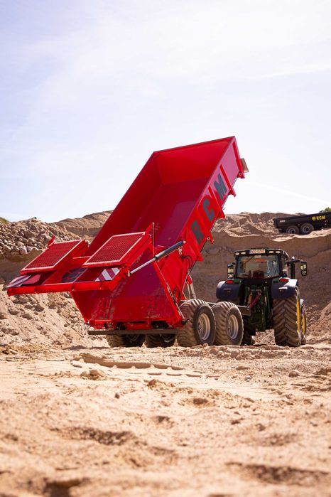 RCM CT 1 /RCM CT MAX przyczepa skorupowa z najazdami na miniładowarkę