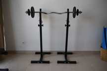 Suportes + Barra W Curl Musculação