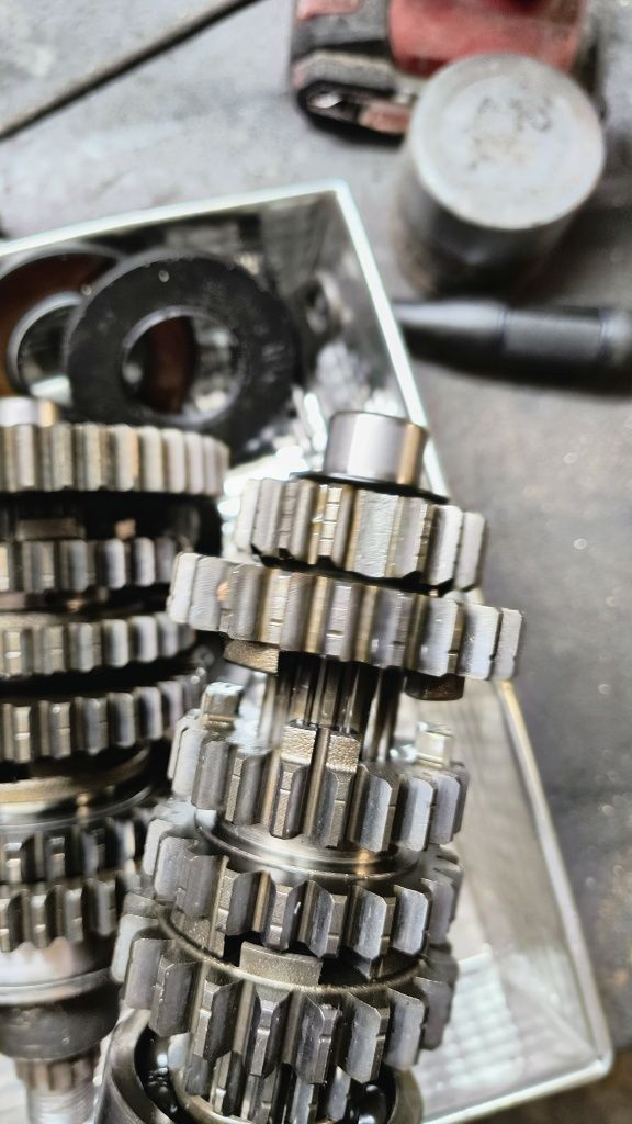 Części Suzuki GSX-R SRAD kosz sprzęgłowy skrzynia biegów uszkodzona