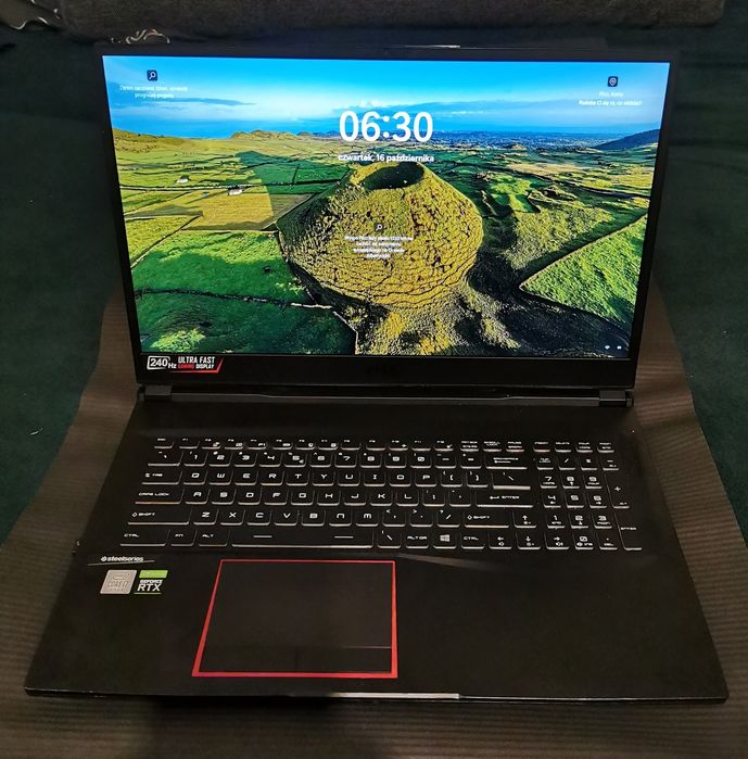 MSI GE75 Raider SGS (RTX 2080 Super, i7 10Gen)