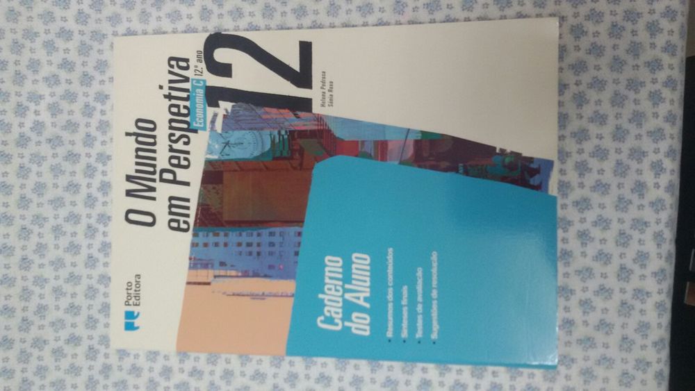 Vendo cadernos de actividades .3 livros