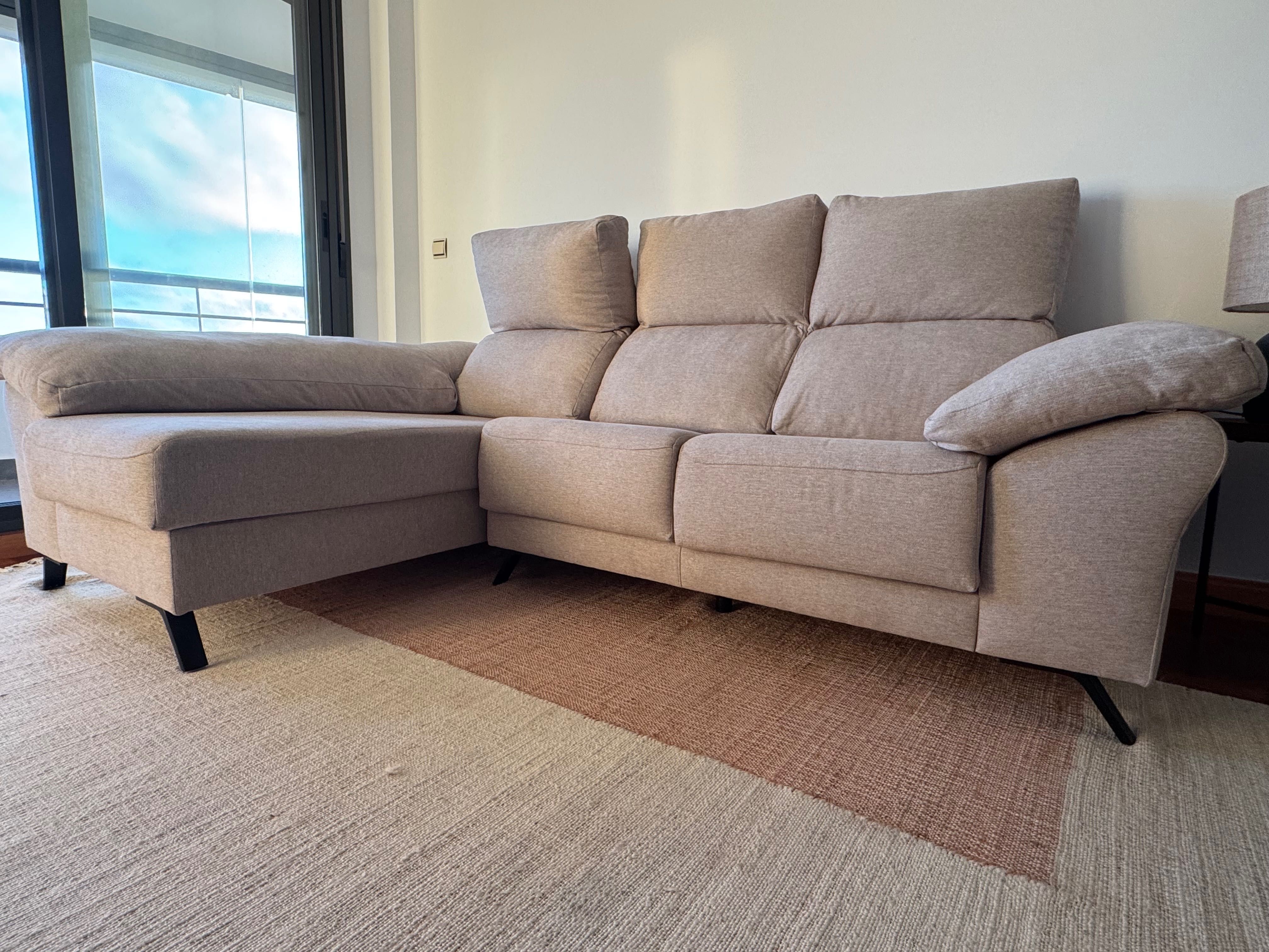 Sofá de 3 lugares com chaise longue