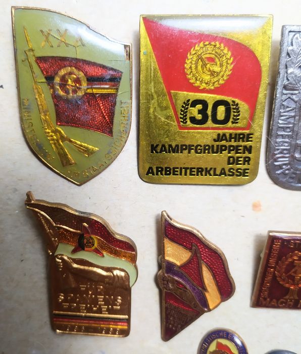 Збірка значків східна Німеччина важкий метал