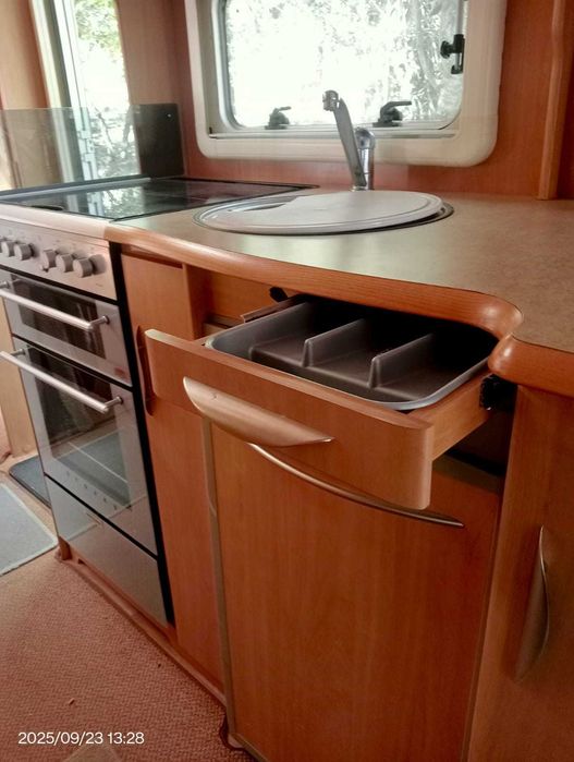 Caravana Inglesa em excelente estado