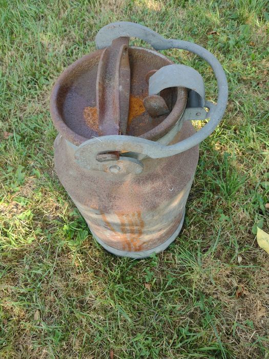 Duża bańka na mleko.z pokrywą PRL ok. 25 litrów