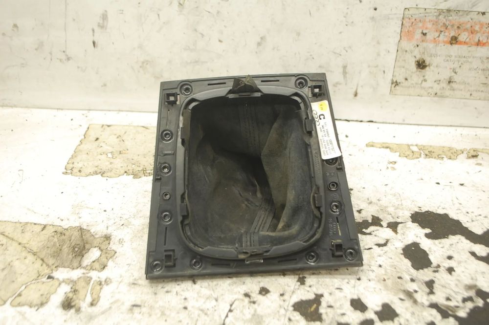 MIESZEK GAŁKA ZMIANY BIEGÓW 8P0864261D AUDI A3 8P 6 BIEGÓW