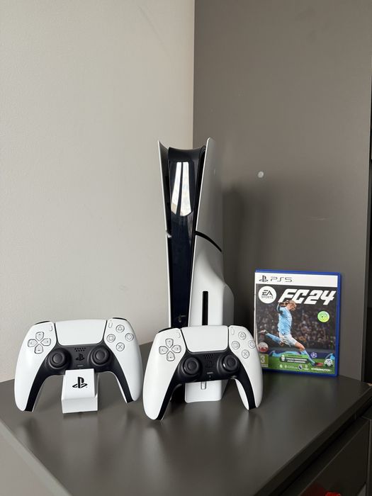 Sony Playstation 5 Slim z napędem / 2 pady / FC24