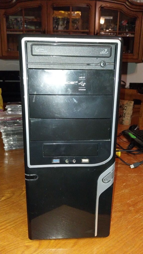 Komputer PC stacjonarny