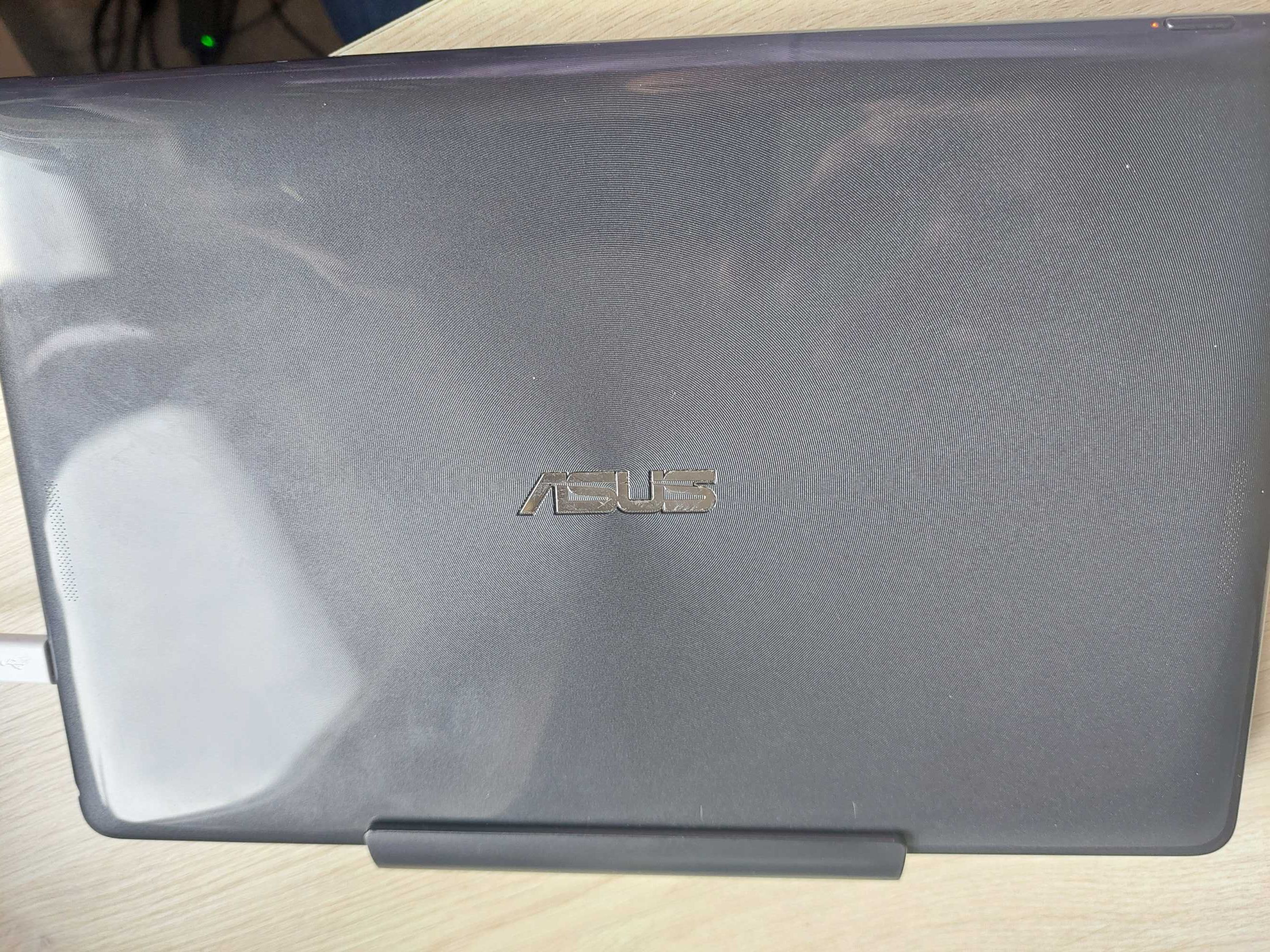 Laptop 10.1 cala 2w1 Asus Transformer Book T100TA Win 8 Intel Atom