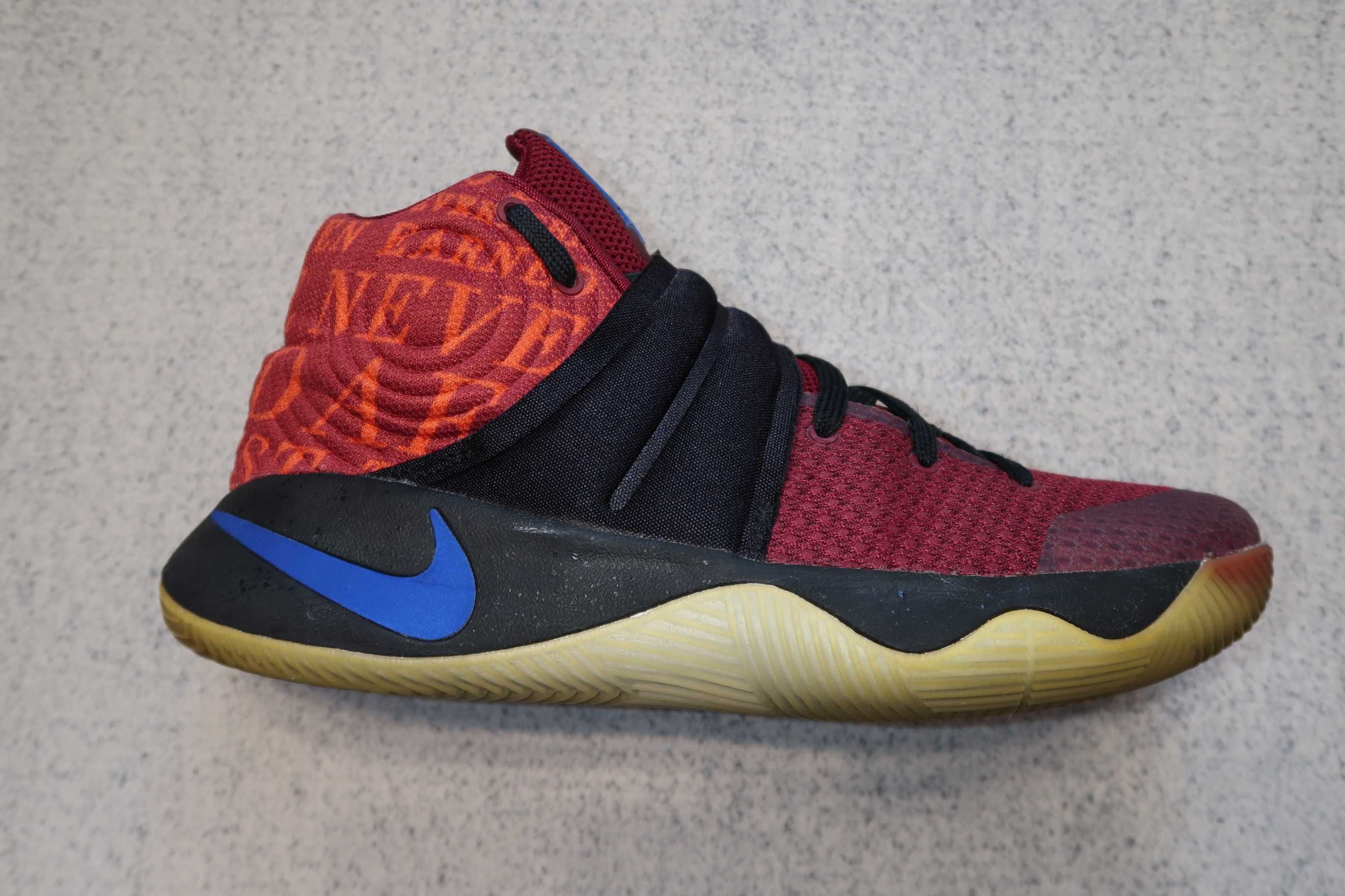 Баскетбольные кроссовки Nike Kyrie 2 - 43 размер