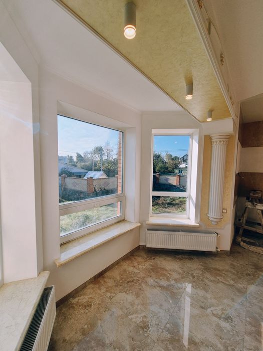 Новий окремий двоповерховий будинок з якісним ремонтом Центр р-н Подол