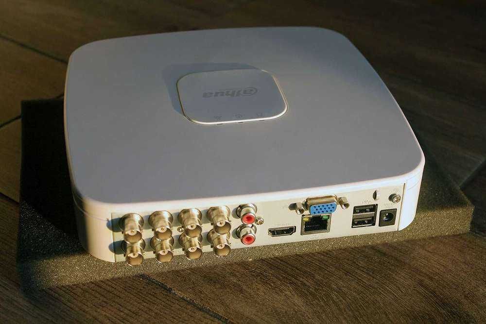 Видеорегистратор Dahua DH-XVR5108С-X 8 аналог + 4ip