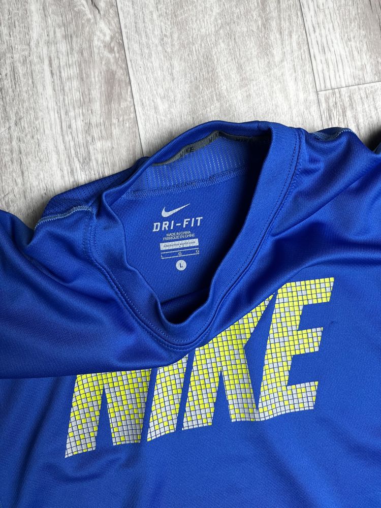 Футболка Nike dri-fit размер S оригинал спортивная бег run синяя