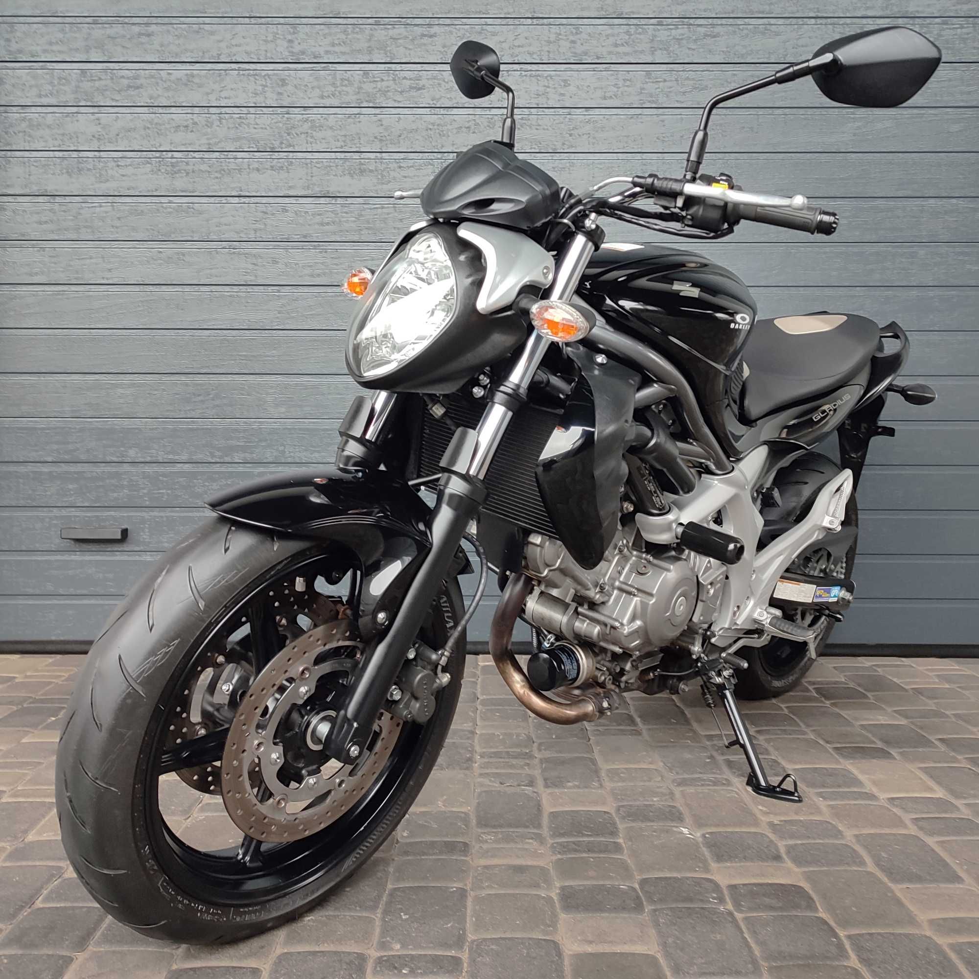 Продам мотоцикл Suzuki Gladius 650 (7950)