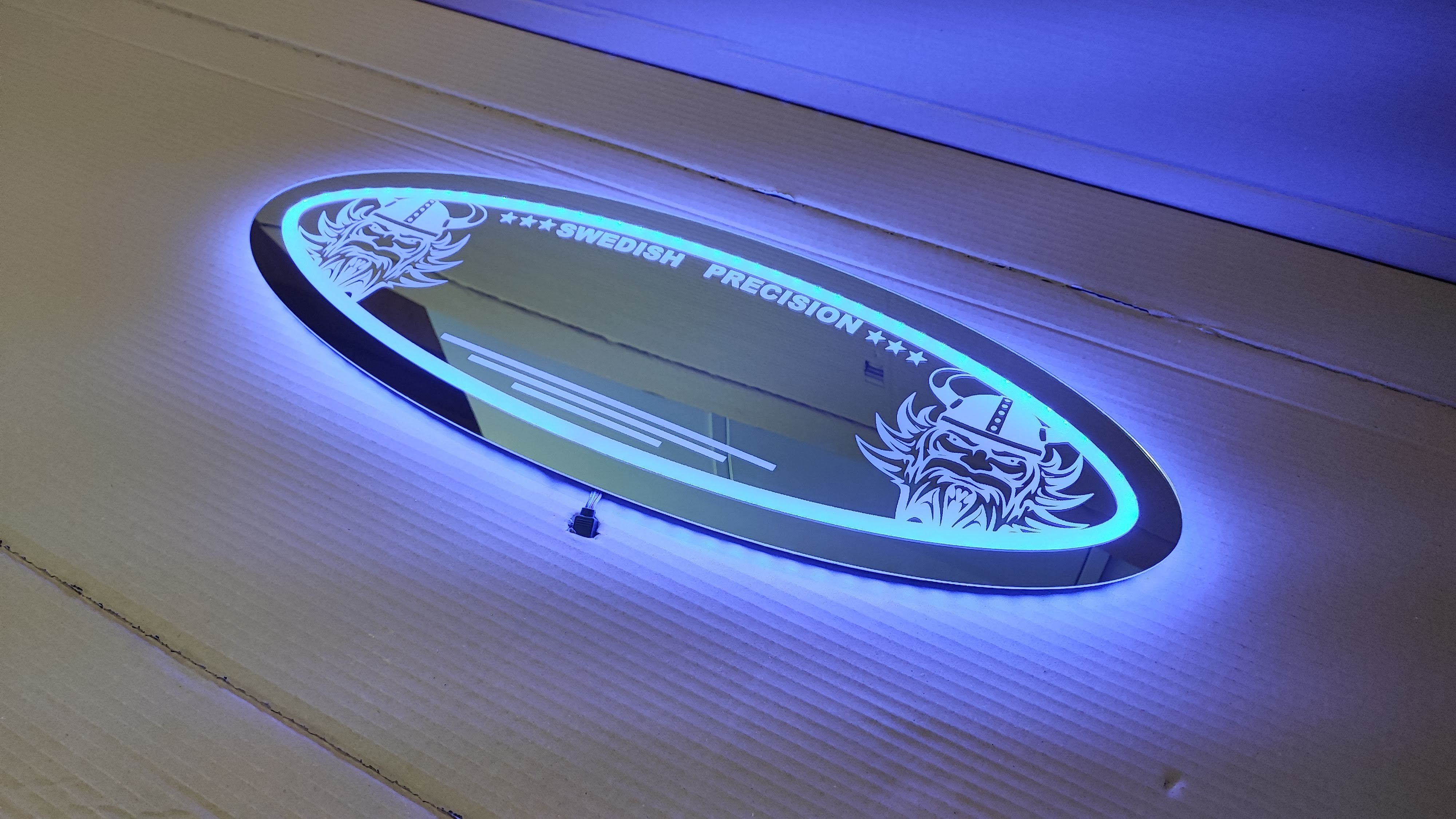 VOLVO WIKING lustro LED , logo na tylną ścianę TIR, nad łóżko V03-RGB