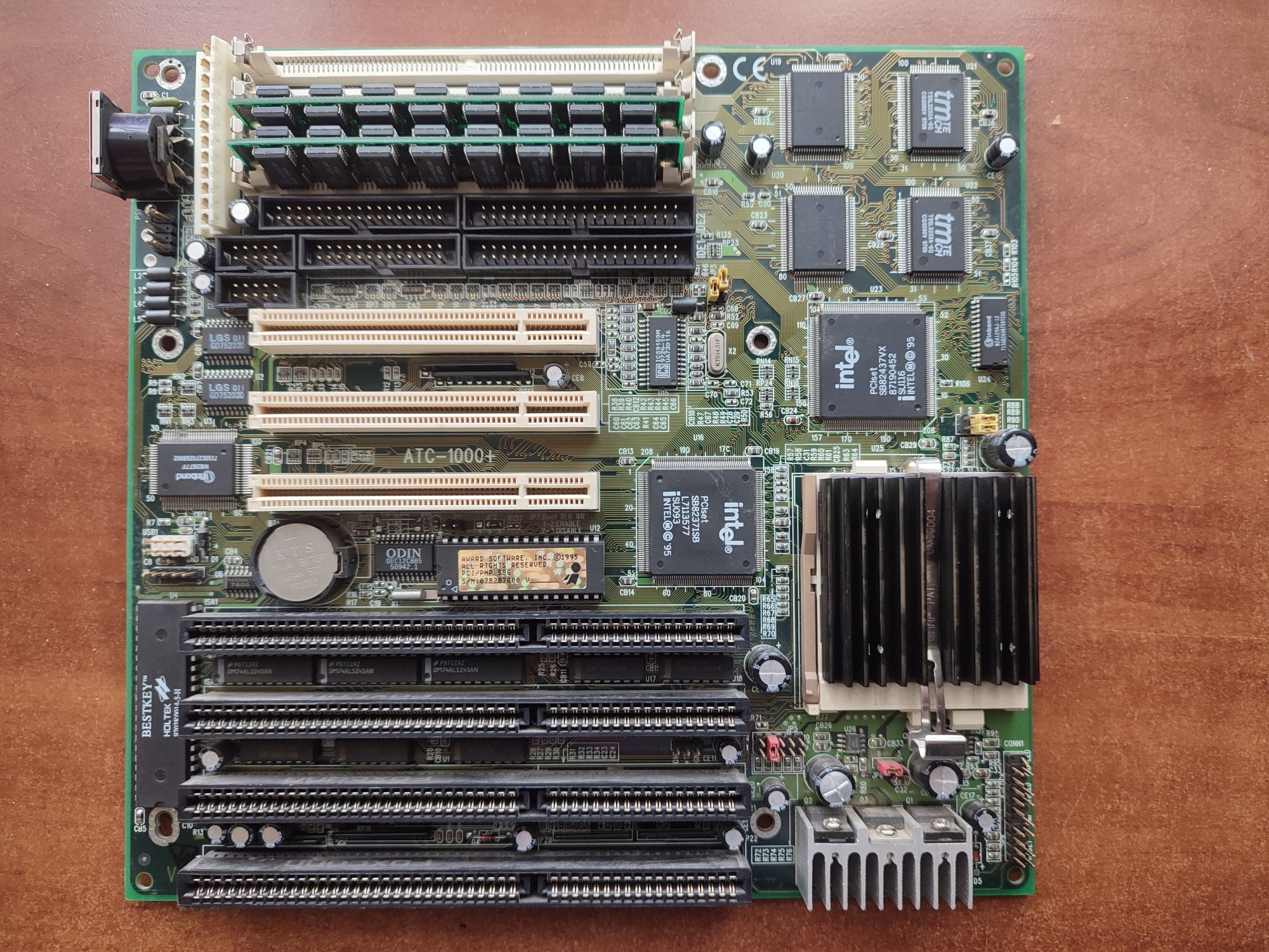 A-Trend ATC-1000+ , Intel Pentium 150 socket 7